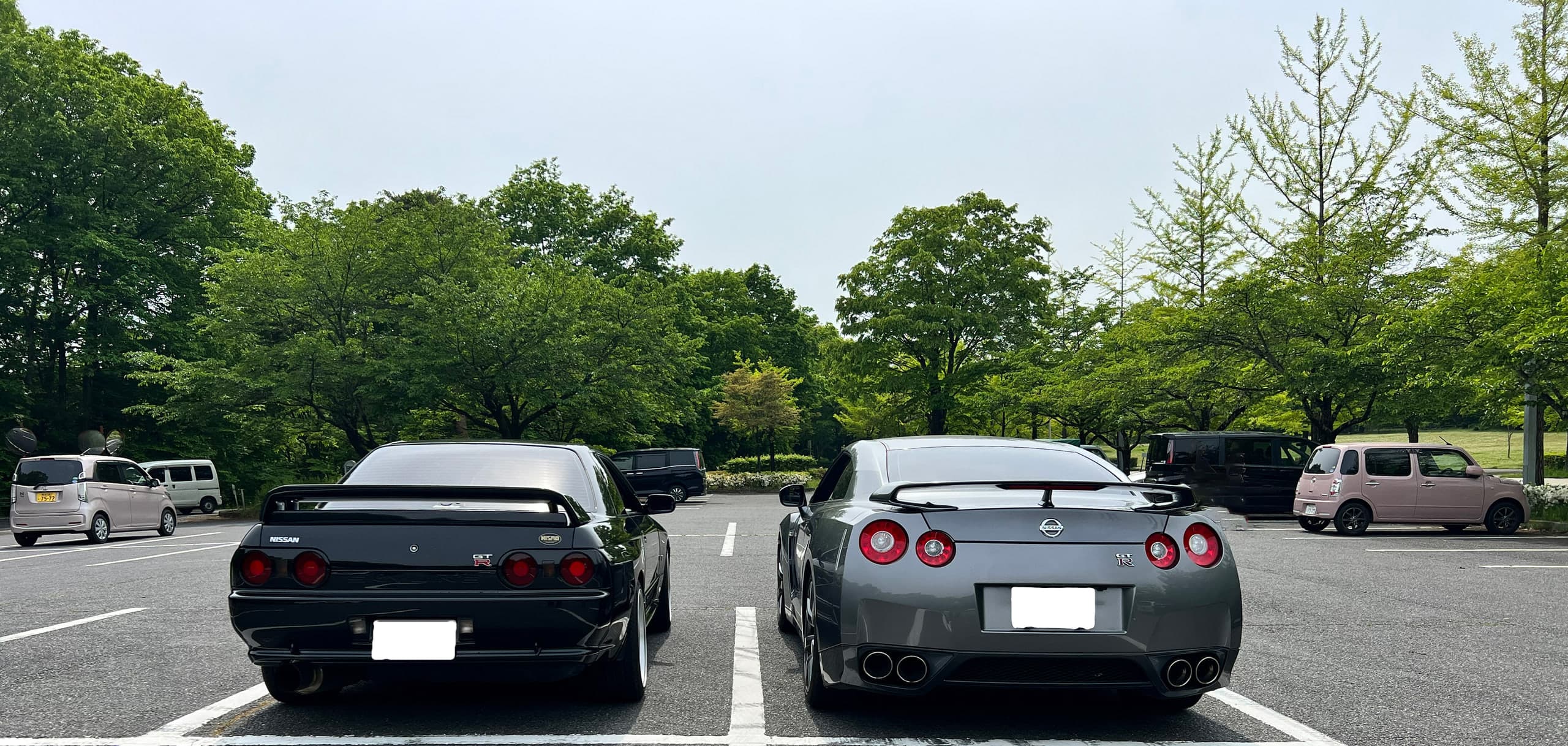BNR32 と R35 GT-R